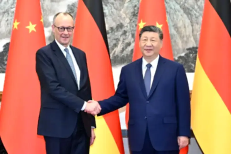 زيارة ميرتس إلى بكين: منقذ سياسي أم إعادة تموضع استراتيجي لأوروبا؟