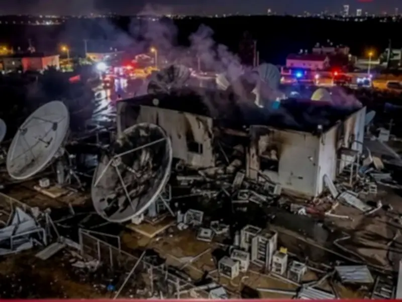 الحرس الثوري الإيراني يدمر مركز اتصالات الأقمار الصناعية الإسرائيلي جنوب تل أبيب