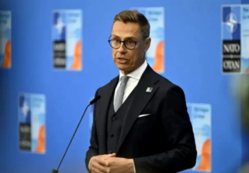 فنلندا ترفض طلب ترامب العسكري في مضيق هرمز وتدين العدوان الإسرائيلي الأمريكي