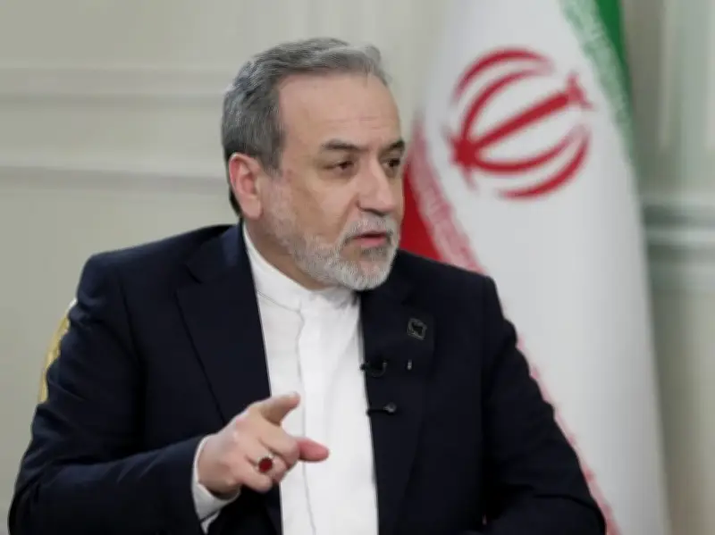 عراقچی: اقدام آمریکا علیه بنادر ایران نقض آتش‌بس است