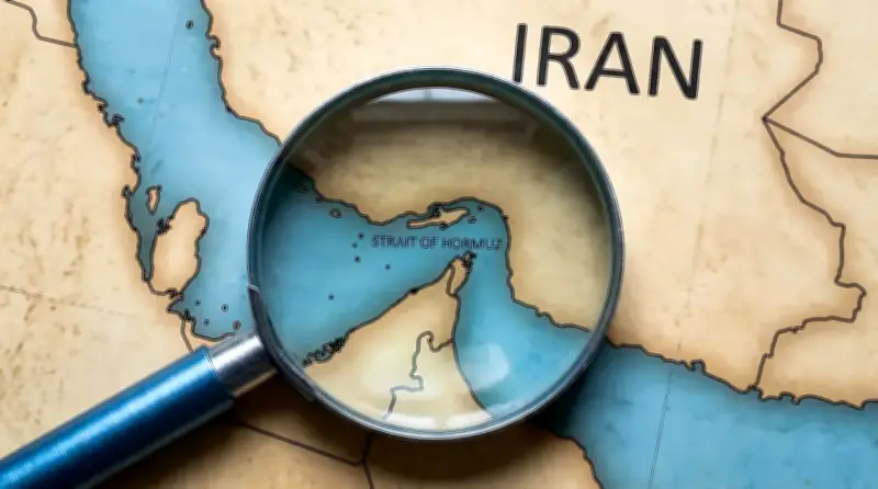 الوضع القانوني لمضيق هرمز: استعراض حجج إيران في إطار قانون البحار