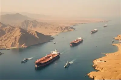 أكثر من 100 سفينة تتقدم بطلبات للعبور في هرمز تحت بروتوكول إيراني جديد
