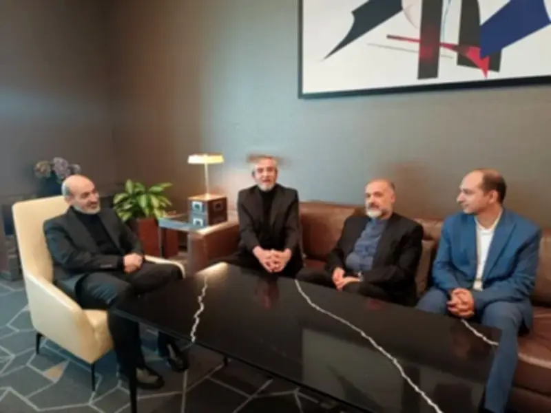 وصول نائب أمين المجلس الأعلى للأمن القومي الإيراني إلى موسكو للمشاركة في منتدى أمني عالمي