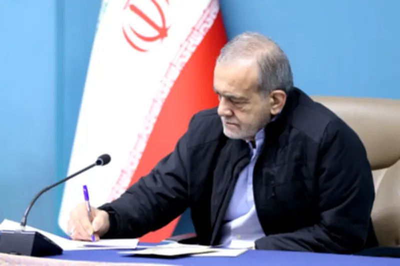رئیس‌جمهور ایران از کشورهای اسلامی خواست برای مقابله با تهدیدها متحد شوند