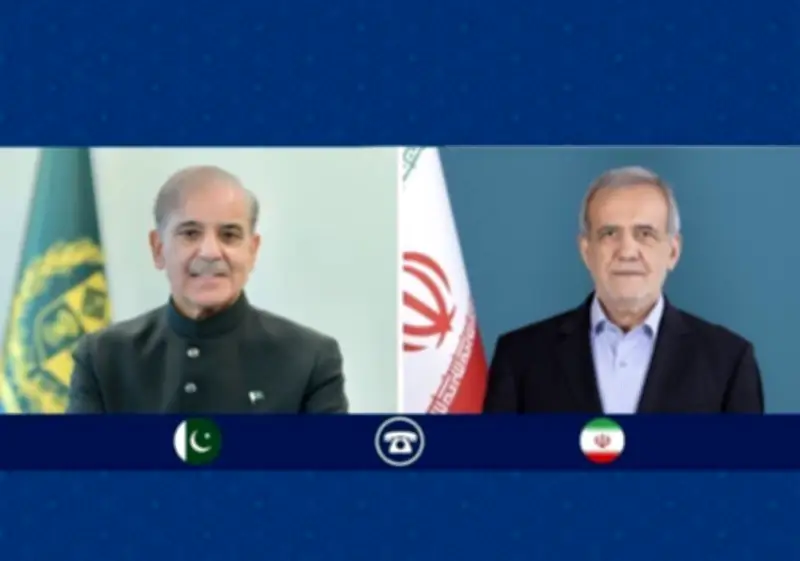 طهران وإسلام آباد تؤكدان على تعزيز العلاقات الثنائية والإقليمية